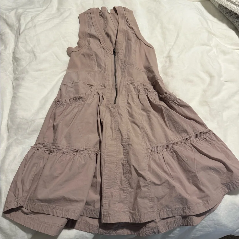 Elegant Mauve Sleeveless Dress - Picture 4 of 7